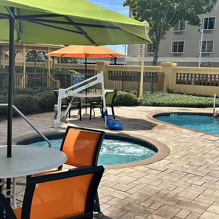 La Quinta Inn And Suites By Wyndham, Ocala Bagian luar foto
